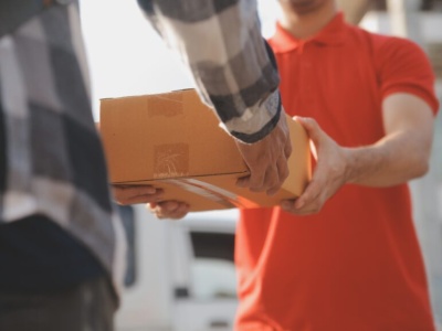 Niepozorne paczki mogą zrujnować świąteczne zakupy