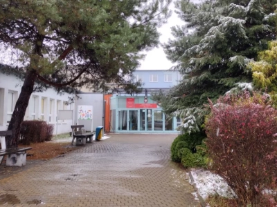 Zdalne nauczanie przedłużone. Temperatura w szkole wciąż za niska