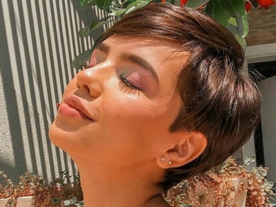 Pixie cut i bob mogą się schować. Ta krótka fryzura wygląda baśniowo (dosłownie)