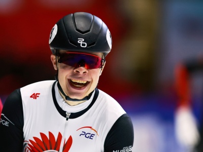 Short track: Niewiński w półfinale, awans sztafet!