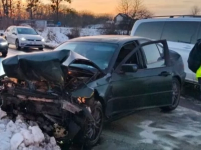 Kobieta została zabrana do szpitala. Wypadek na Wrocławskiej