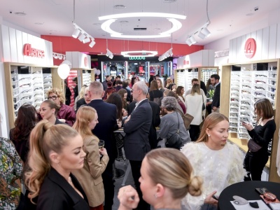 Alensa wychodzi z internetu do Złotych Tarasów. Oblałem badanie wzroku i bardzo im za to dziękuję