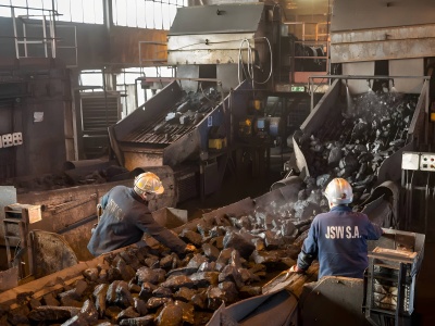 Górnicy znów chcą pieniędzy. Spór o Barbórkę i 3 mld straty w tle