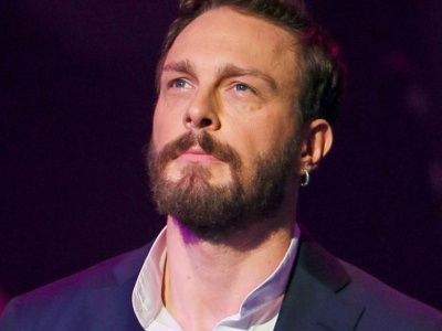 ​Muzyczny dom Sławka Uniatowskiego. Winylowa kolekcja, unikatowy fortepian i wiele więcej