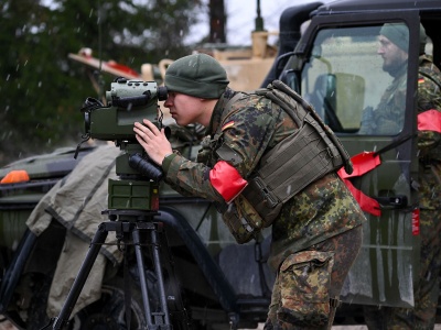 Niemcy wypierają fakt, że USA ma coraz mniej wspólnego z Europą