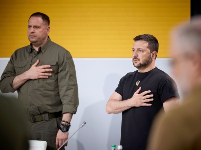 W Kijowie ziemia się zatrzęsła. Jermak odwołany, Zełenski ucieka do przodu. To gra wielkiej wagi