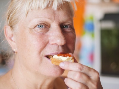 Te produkty mogą sprzyjać rozwojowi nowotworów. Uważaj, co kładziesz na talerz