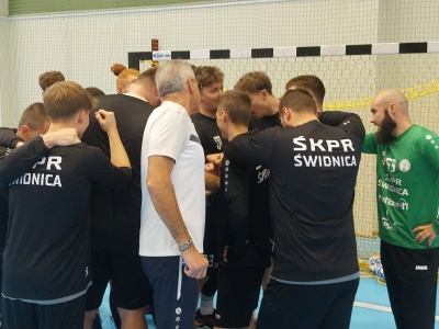 Szare Wilki z małym przełamaniem