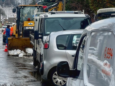 W jednym miejscu asfalt, a w drugim sieci wodociągowe