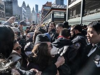 Protest w Nowym Jorku. Zablokowali agentów imigracyjnych w garażu