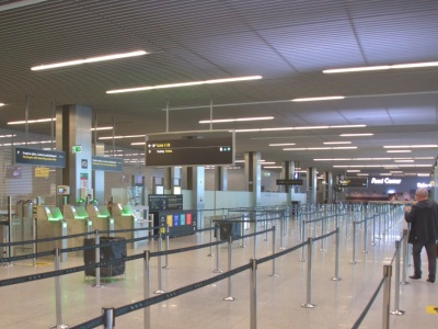 Zamieszanie z limitami płynów w bagażu podręcznym. Polacy są skonsternowani