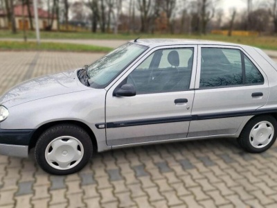 Używany Citroën Saxo z symbolicznym przebiegiem do kupienia. „Po dziadku”