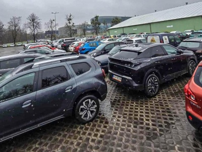 Myśl jak parkujesz. Nie zastawiaj innego auta