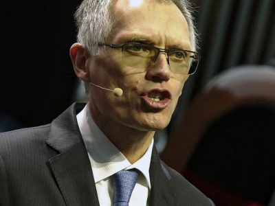 Carlos Tavares wraca do gry: były szef Stellantis chce przejąć 85% Azores Airlines