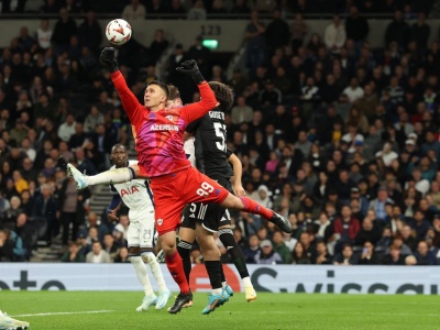 Gigant zgłosił się po polskiego bramkarza. Zagraniczna prasa huczy