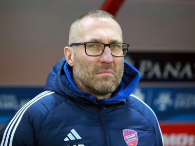 Gorąco! Papszun znów zabrał głos. Mówi o „słabym zachowaniu kibiców”