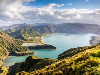 Ryanairem za niedługo już tam nie dolecisz 🇵🇹 Lizbona + island hooping po Azorach od 914 PLN 😍