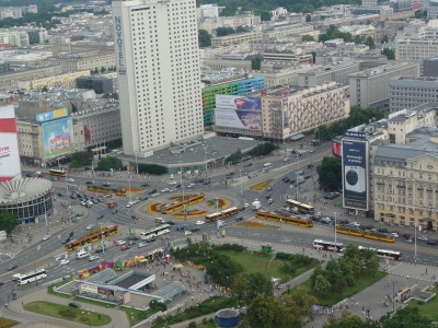 Przykre skutki zwężania ulic. Karetka w kłopotach