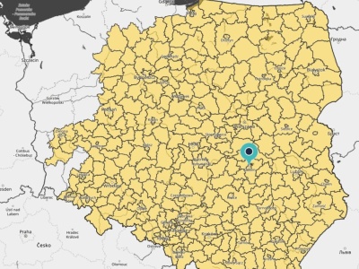 Gęsta mgła nad województwem mazowieckim tej nocy. Żółte ostrzeżenie dla kierowców, ale także apel policji