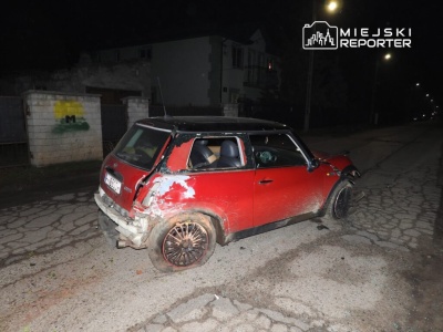 Zderzenie trzech aut. Z jednego pojazdu dwie osoby uciekły, pozostałe dwie były pijane