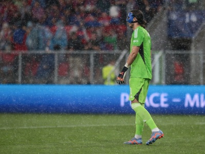 Kamil Grabara był bezradny. Wpuścił gola w ostatniej minucie