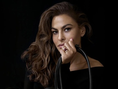 Stella McCartney prezentuje nową wega torebkę. Powstała z winogron i inspirowana jest grzbietem konia