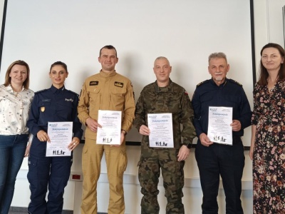 „Siła, odwaga i serce do ludzi” o służbie i wartościach mundurowych