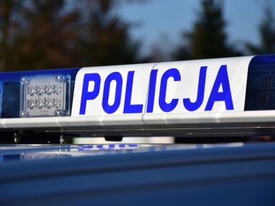 40-latek z niemal 6 promilami alkoholu znaleziony na poboczu. Świadek uratował mu życie