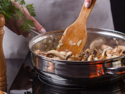 Wystarczy wrzucić do garnka. Gadżet ma pomóc na anemię i spadek żelaza