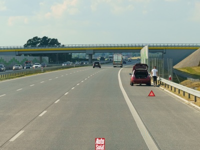 Zabrakło mu paliwa i wyszły na jaw przestępstwa. Kierowca zatrzymany przez policję na trasie S3