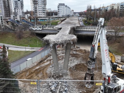 Rusza nocna rozbiórka kładki na gdańskiej Zaspie