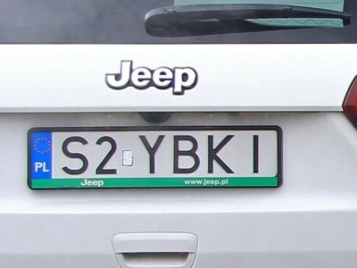 Możesz w kilka minut sprawdzić dostępność własnej tablicy rejestracyjnej
