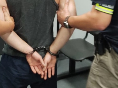 Kradli prąd z latarni miejskiej w centrum miasta. 20 i 32-latek w rękach policji