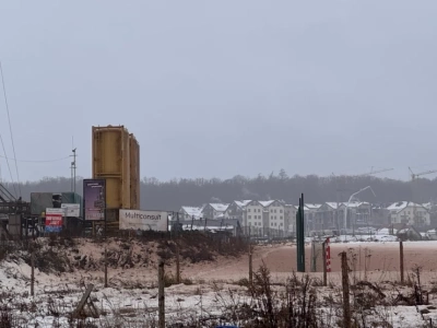 Coś czerwonego wystrzeliło na odwiercie geotermalnym