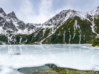 Niebezpieczna zabawa na Morskim Oku. Turyści igrali ze śmiercią