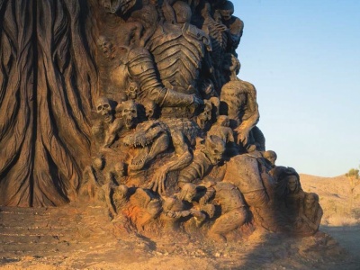 Tajemnicza statua na pustyni rozpala wyobraźnię fanów Diablo i God of War. Niektórzy wybrali się w podróż i doszli do wniosku, że może chodzić o coś innego