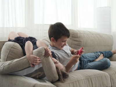 Święty Mikołaj wcale nie patrzy. Nie zamierzam okłamywać dziecka