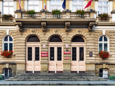 Samorządy nie dbają wystarczająco o pracowników. Ponad połowa chce odejść