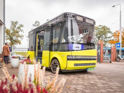 Autonomiczny smartbus cieszył się zainteresowaniem, ale jest zbyt duży, by jeździć po Cmentarzu Osobowickim na stałe.