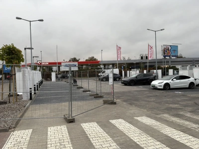 Tesla rozbudowała hub w Warszawie. Rośnie poważny gracz na rynku!