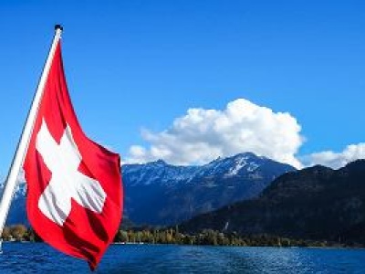 Szwajcaria chciała uderzyć podatkiem w najbogatszych. Miliarderzy oburzeni