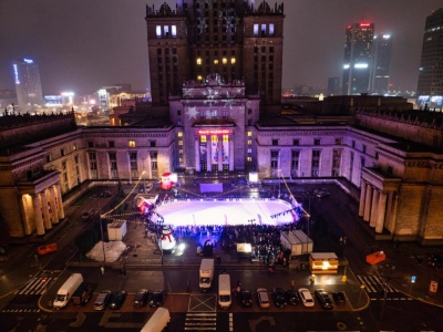 Lodowiska w Warszawie – gdzie pojeździć na łyżwach i ile kosztuje wypożyczenie sprzętu?