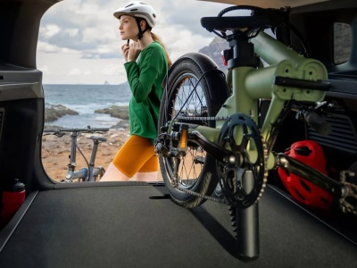 Tańsza, większa i z automatem. Europejska hybryda za 103 260 zł to ciekawa alternatywa dla Toyoty Yaris Cross