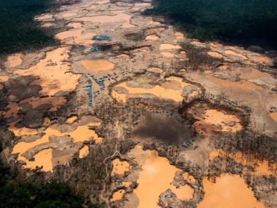 „Usunąć rtęć z procesu nielegalnego wydobycia”. Chaos w kraju, ale rząd kreśli abstrakcyjne plany