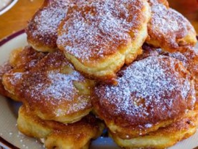 W starej książce babci znalazłam przepis. Takie racuchy smażyło się przed wojną