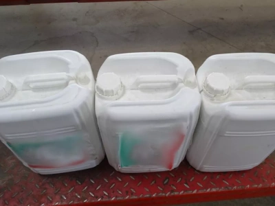 Użycie sfałszowanych środków może oznaczać utratę dopłat. Jak rozpoznać oryginał i nie dać się oszukać?