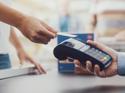 Rząd wraca do tematu zakazu aromatyzowanych saszetek nikotynowych