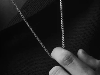 Łańcuszek męski Reytel jako kluczowy element stylu – jak wybrać idealny model?