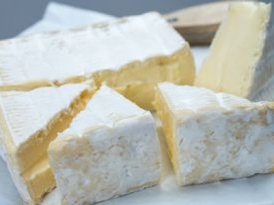 Leży na półce obok goudy i twarogu, ale wielu nie docenia. Wzmacnia kości, zmniejsza ryzyko zawału