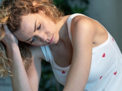 Tak poradzisz sobie z bezsenną nocą. Skuteczne metody ułatwiające zasypianie